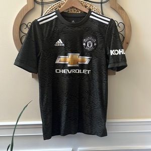 ADIDAS Manchester United gray jersey in EUC.  Size 15-16y
